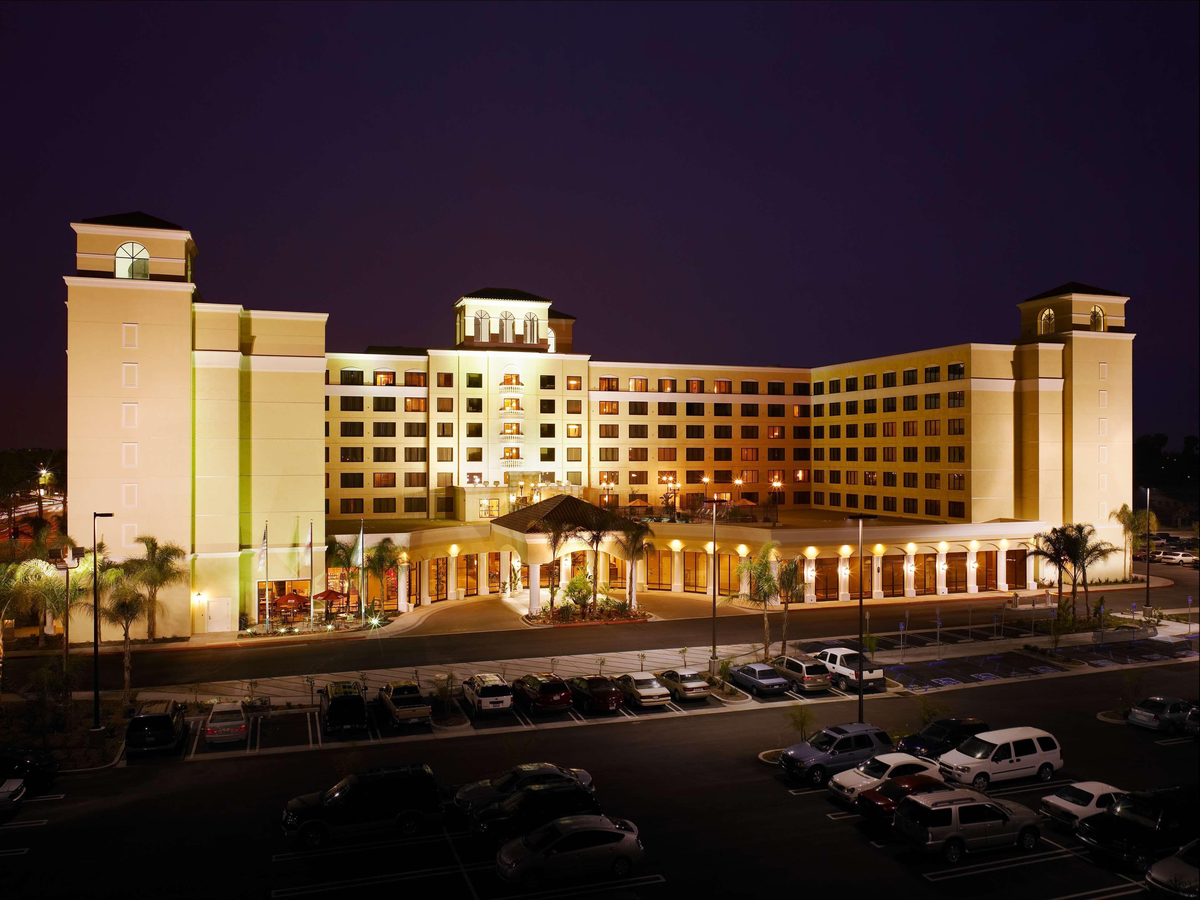 Doubletree Suites By Hilton Anaheim Resort/Convention Center Extérieur photo